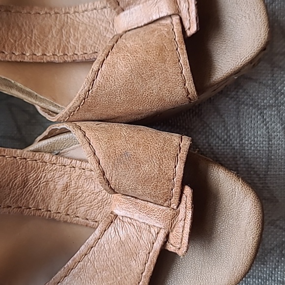 Franco Sarto Leather t strap heeled sandal - Picture 4 of 12